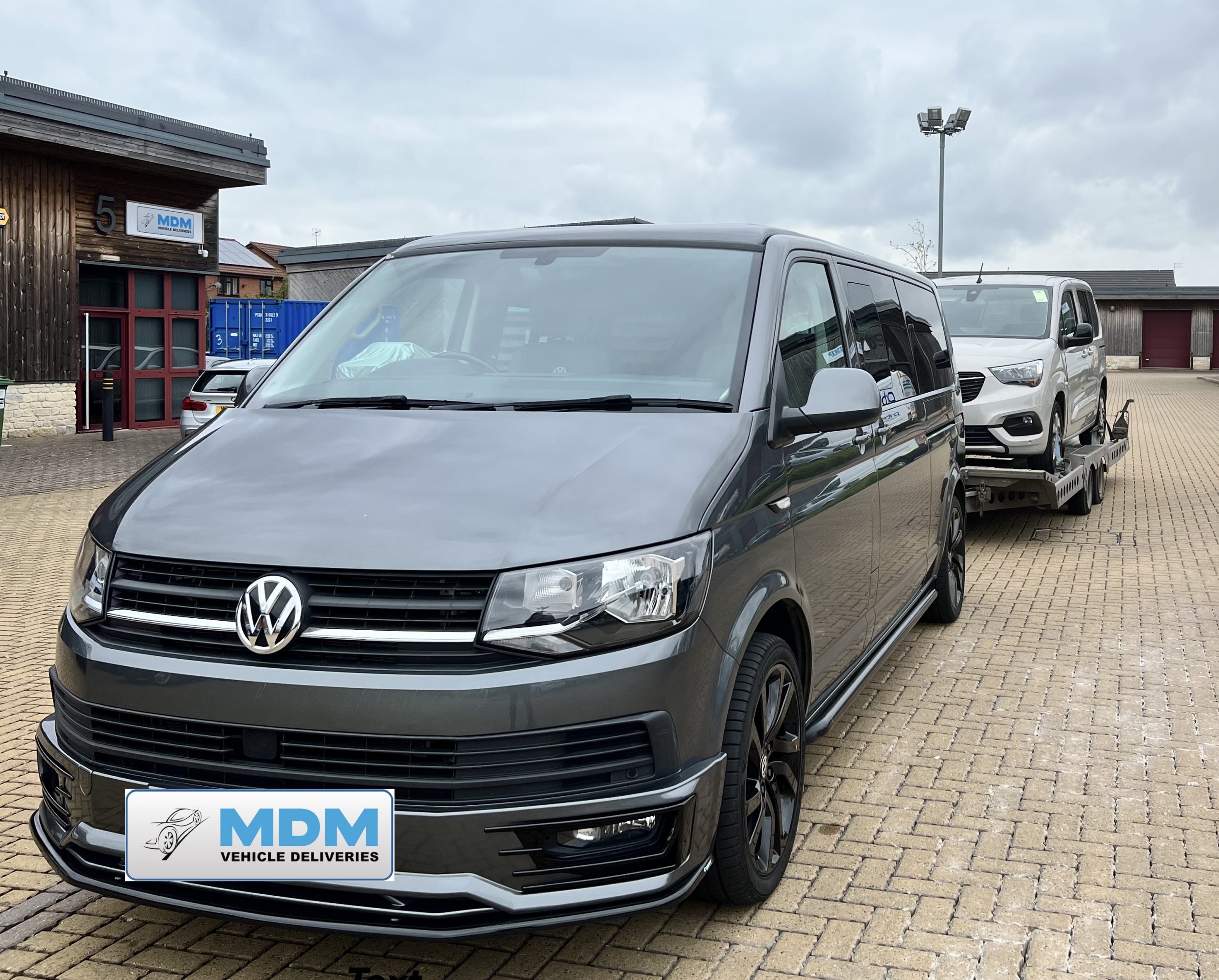 Car and vehicle transport in Cardiff